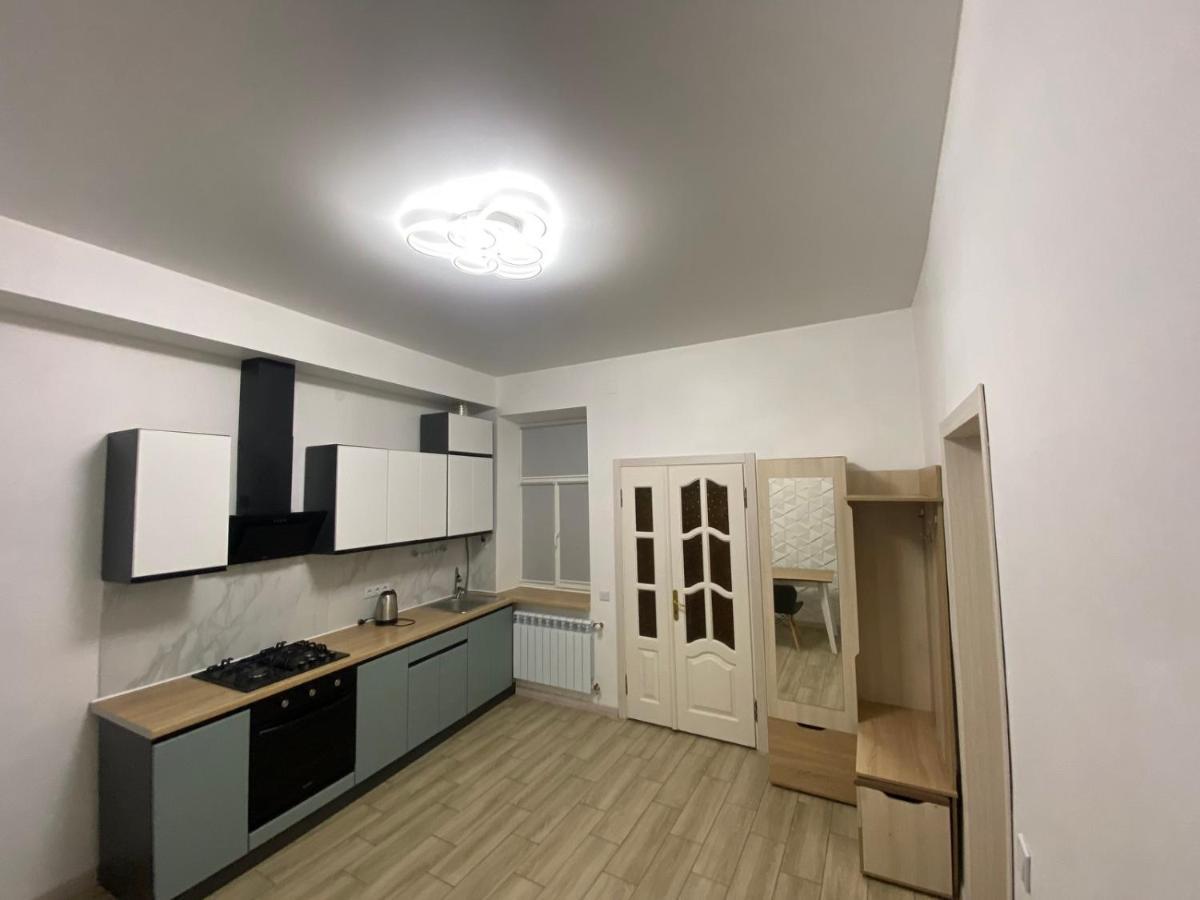 Vodna White Apartment Lviv Exteriör bild