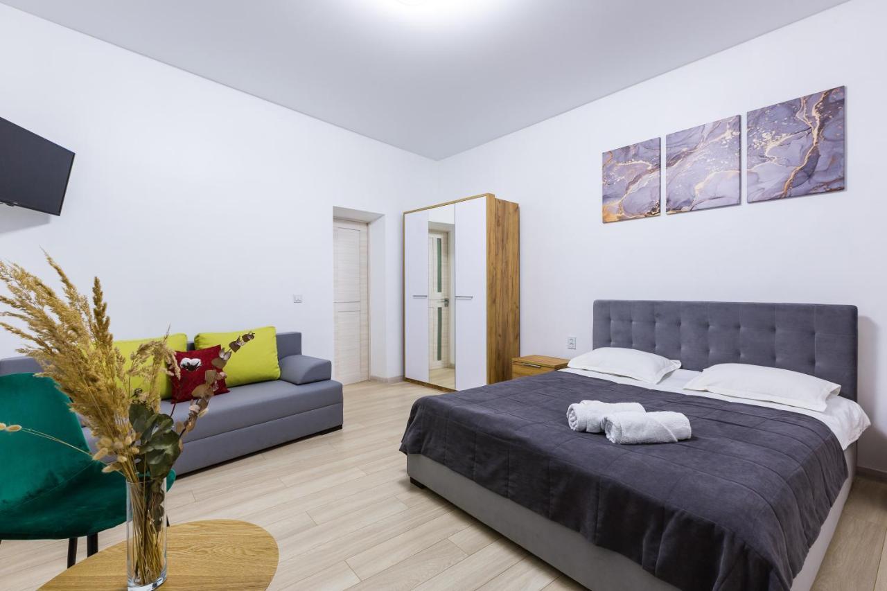 Vodna White Apartment Lviv Exteriör bild